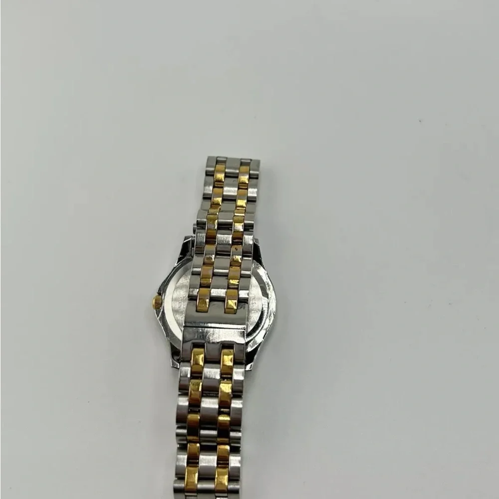 MOVADO Swiss Quartz All Steel Women’s Watch New Battery #184
